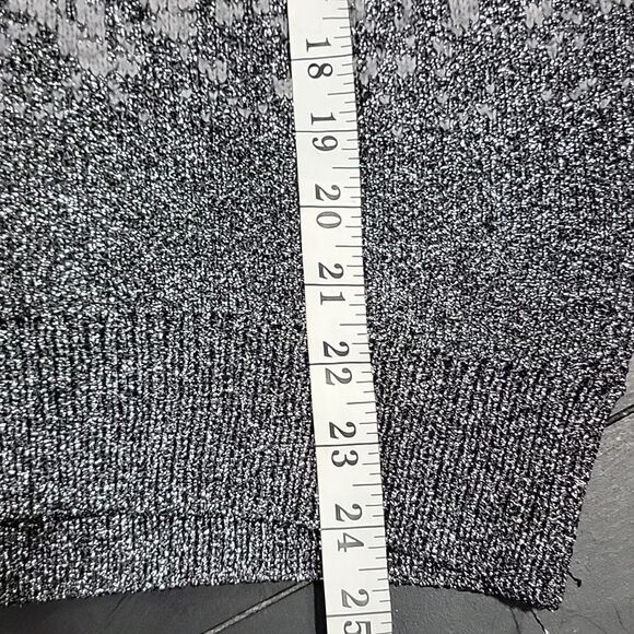 🖤5/$20🖤 H&M.. black & gray ombre style sweater.. - Picture 12 of 14